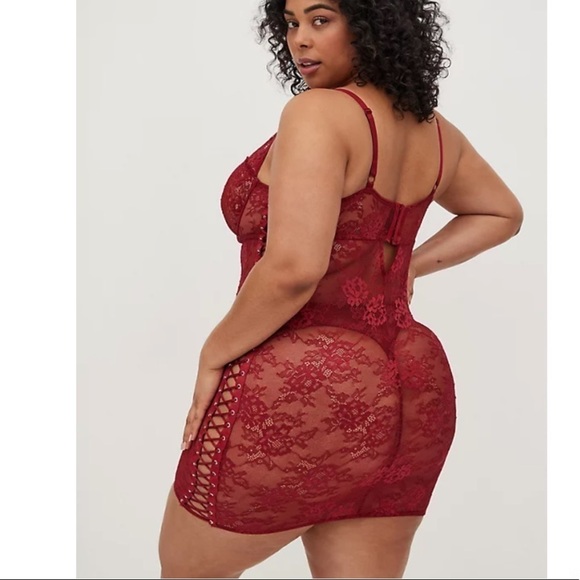 Torrid Red lace up super sexy chemise - Picture 5 of 7